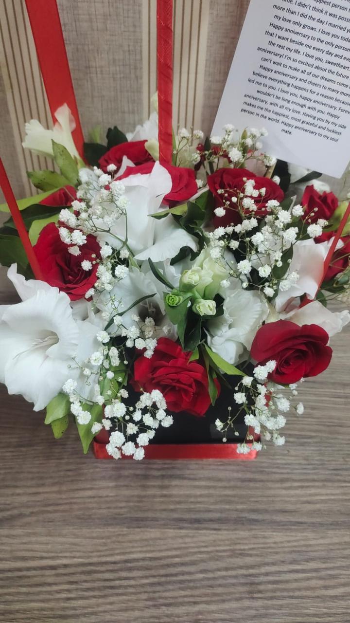 Elegant Floral Balloon Arrangement